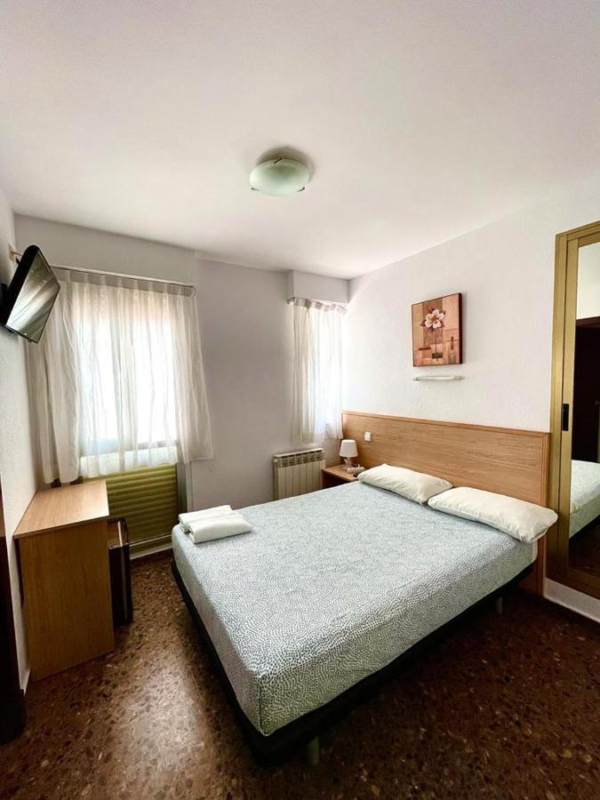 Hostal Milmarcos Saragossa Zewnętrze zdjęcie